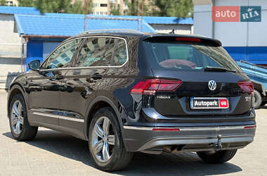 Внедорожник / Кроссовер Volkswagen Tiguan 2017 в 