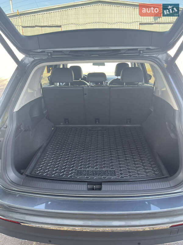 Внедорожник / Кроссовер Volkswagen Tiguan 2019 в Киеве фото 16 Внедорожник / Кроссовер Volkswagen Tiguan 2019 в Киеве