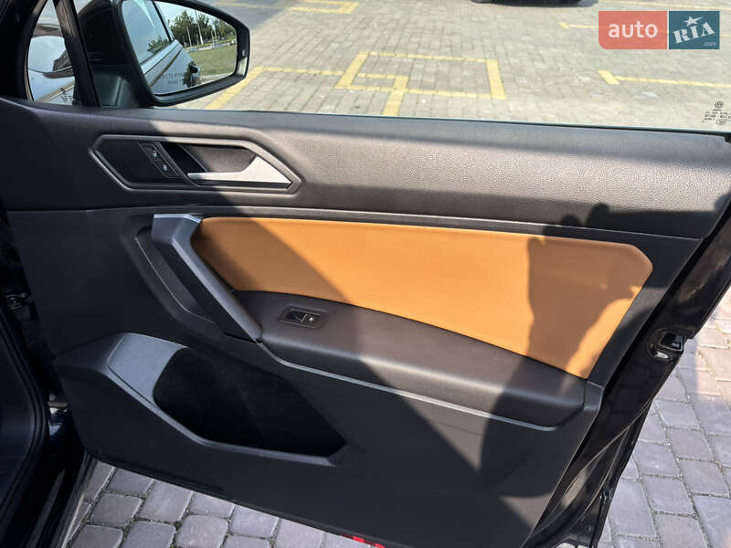 Внедорожник / Кроссовер Volkswagen Tiguan 2019 в Хмельницком