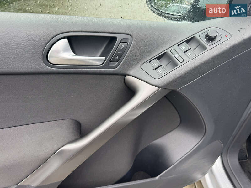 Внедорожник / Кроссовер Volkswagen Tiguan 2008 в Староконстантинове