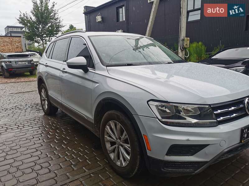 Внедорожник / Кроссовер Volkswagen Tiguan 2018 в Львове