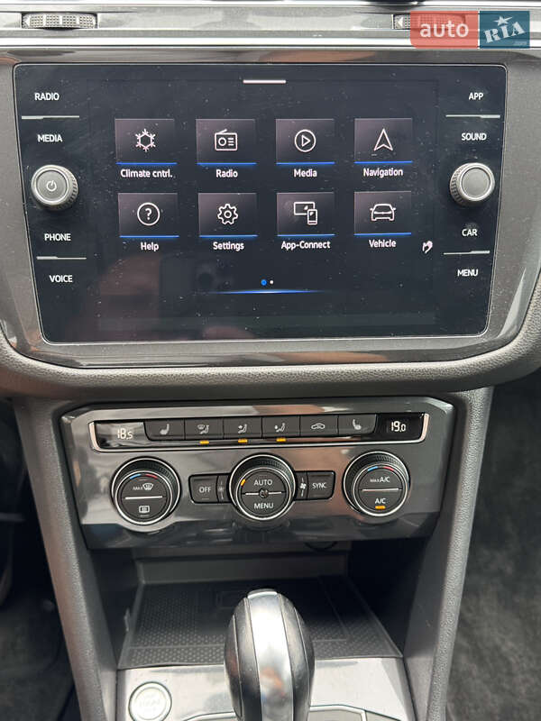 Внедорожник / Кроссовер Volkswagen Tiguan 2020 в Киеве