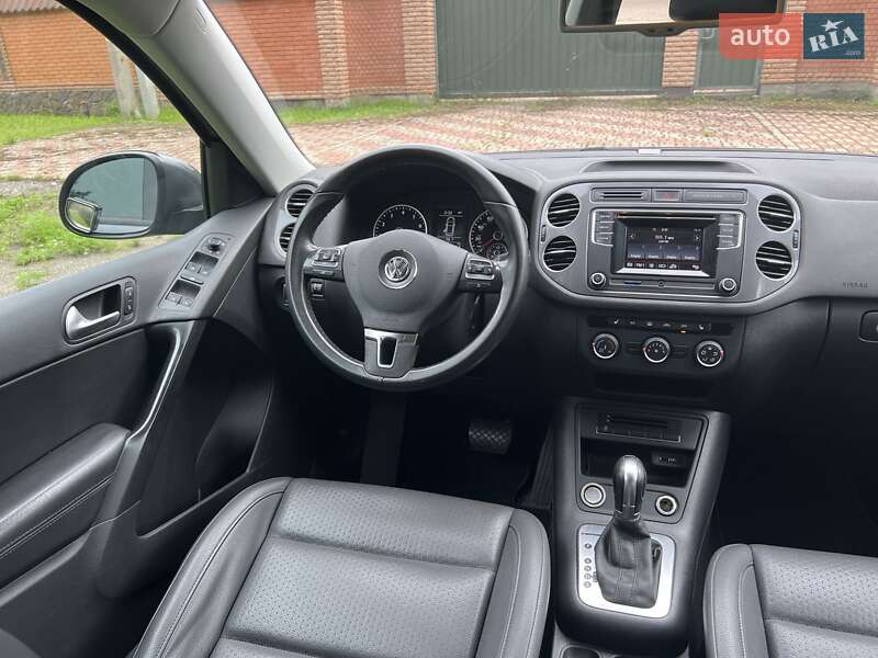 Внедорожник / Кроссовер Volkswagen Tiguan 2016 в Киеве