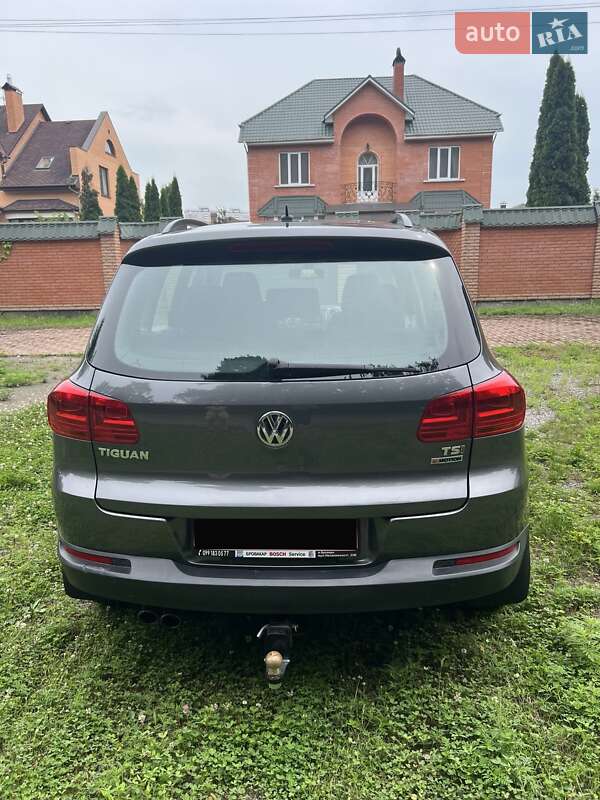 Внедорожник / Кроссовер Volkswagen Tiguan 2016 в Киеве
