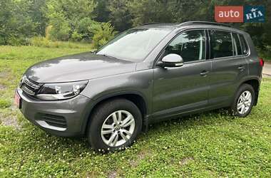 Позашляховик / Кросовер Volkswagen Tiguan 2016 в Києві