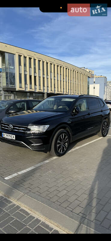 Внедорожник / Кроссовер Volkswagen Tiguan 2019 в Львове