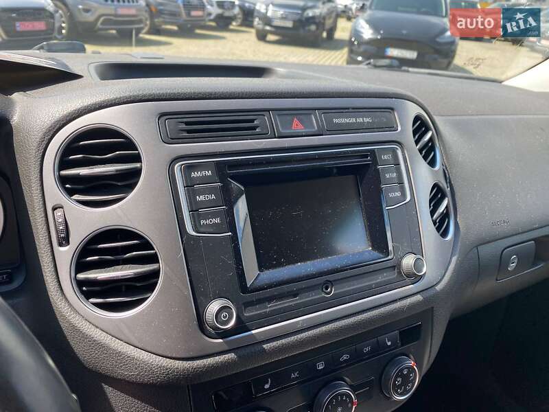 Внедорожник / Кроссовер Volkswagen Tiguan 2016 в Львове