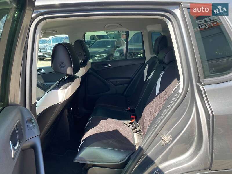 Внедорожник / Кроссовер Volkswagen Tiguan 2016 в Львове