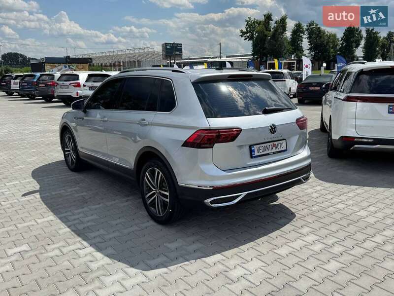 Внедорожник / Кроссовер Volkswagen Tiguan 2022 в Киеве