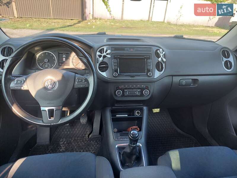 Внедорожник / Кроссовер Volkswagen Tiguan 2011 в Кременчуге