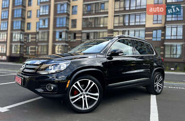 Позашляховик / Кросовер Volkswagen Tiguan 2016 в Чернігові