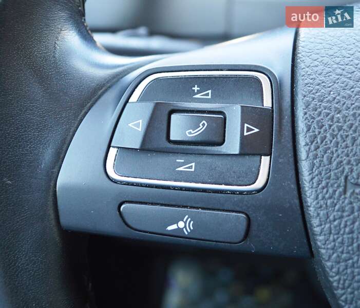 Позашляховик / Кросовер Volkswagen Tiguan 2016 в Одесі