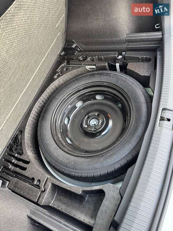 Внедорожник / Кроссовер Volkswagen Tiguan 2021 в Киеве