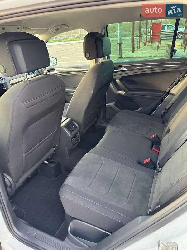 Внедорожник / Кроссовер Volkswagen Tiguan 2021 в Киеве