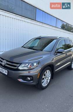 Внедорожник / Кроссовер Volkswagen Tiguan 2015 в Белгороде-Днестровском