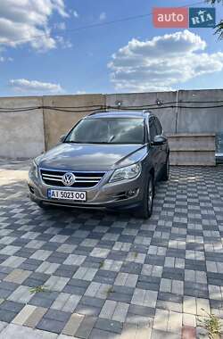 Позашляховик / Кросовер Volkswagen Tiguan 2010 в Києві