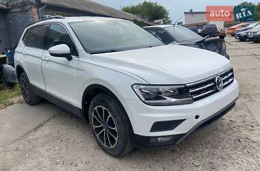 Внедорожник / Кроссовер Volkswagen Tiguan 2018 в Киеве