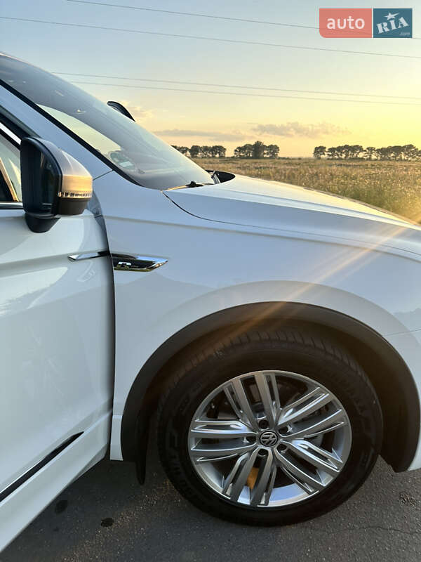 Внедорожник / Кроссовер Volkswagen Tiguan 2019 в Староконстантинове