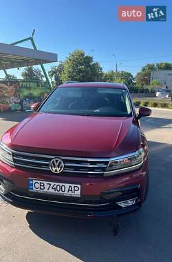 Позашляховик / Кросовер Volkswagen Tiguan 2017 в Чернігові