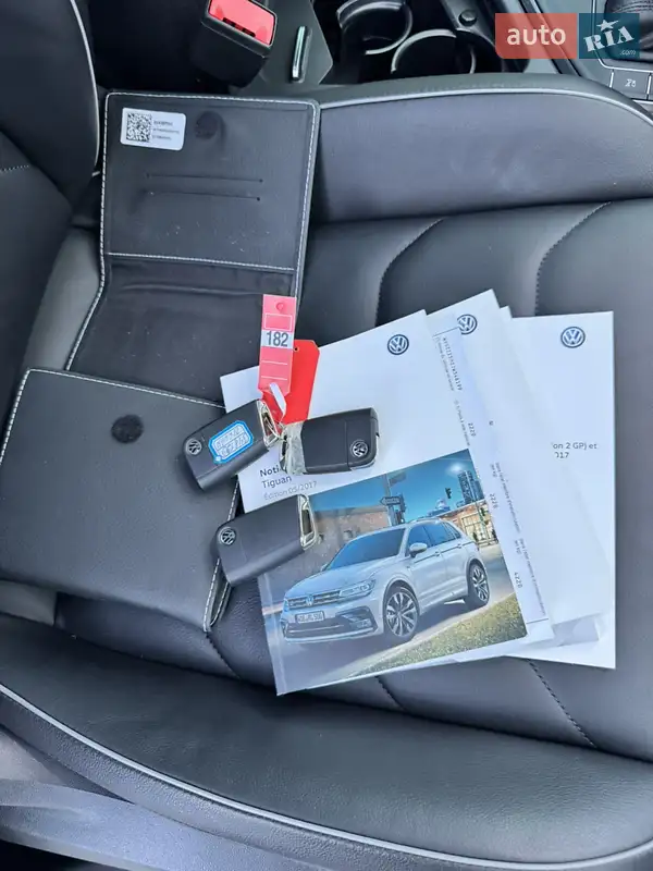 Внедорожник / Кроссовер Volkswagen Tiguan 2017 в Луцке документ