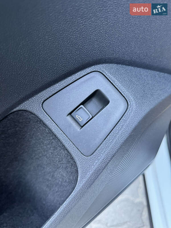 Внедорожник / Кроссовер Volkswagen Tiguan 2017 в Луцке