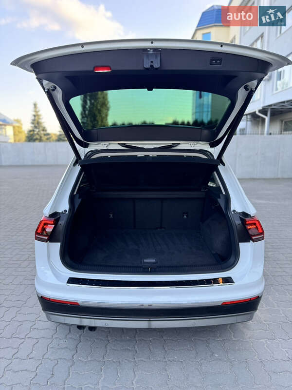 Внедорожник / Кроссовер Volkswagen Tiguan 2017 в Луцке