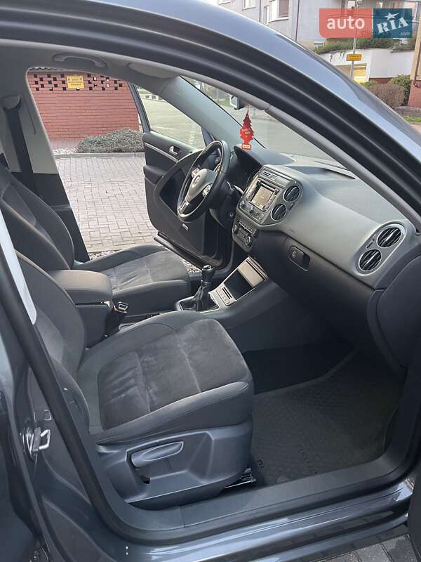 Внедорожник / Кроссовер Volkswagen Tiguan 2013 в Ровно