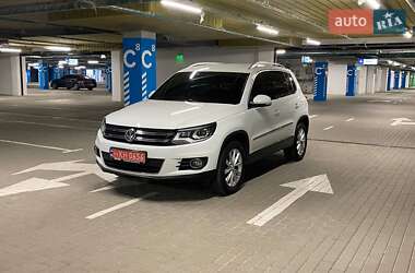 Позашляховик / Кросовер Volkswagen Tiguan 2014 в Києві