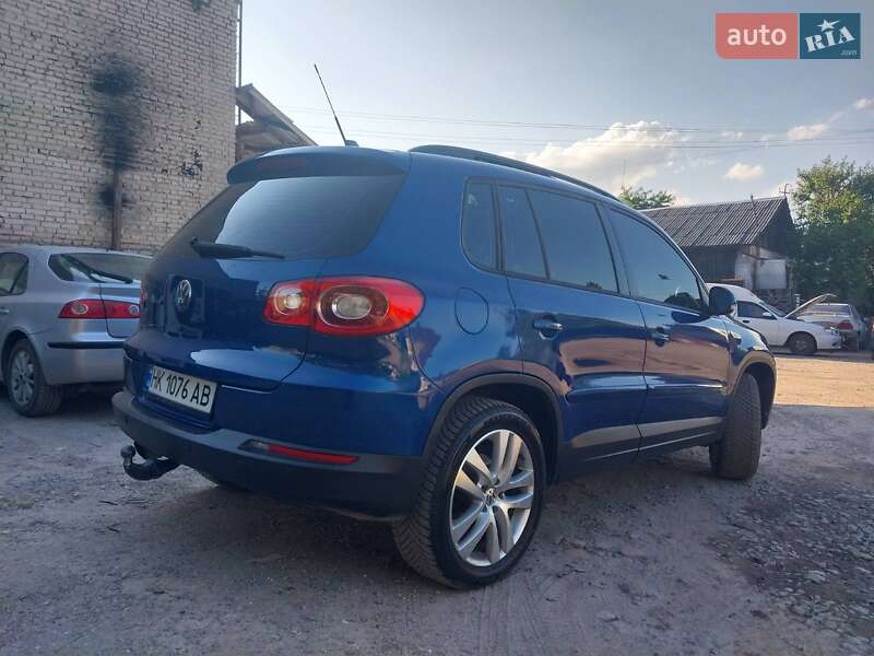 Внедорожник / Кроссовер Volkswagen Tiguan 2008 в Ровно