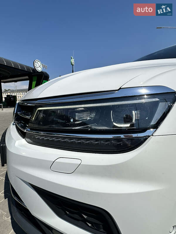 Внедорожник / Кроссовер Volkswagen Tiguan 2020 в Одессе