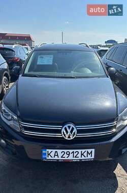 Позашляховик / Кросовер Volkswagen Tiguan 2016 в Києві