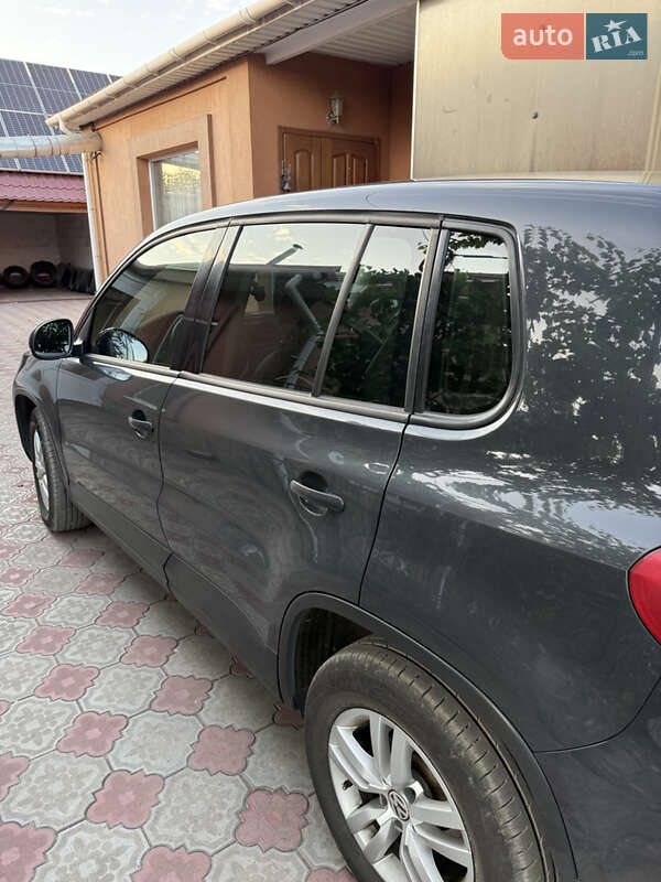 Внедорожник / Кроссовер Volkswagen Tiguan 2015 в Кривом Роге