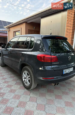 Внедорожник / Кроссовер Volkswagen Tiguan 2015 в 