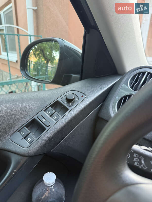Внедорожник / Кроссовер Volkswagen Tiguan 2015 в Кривом Роге