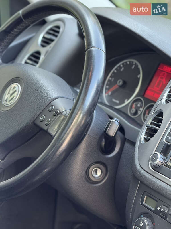 Внедорожник / Кроссовер Volkswagen Tiguan 2008 в Киеве