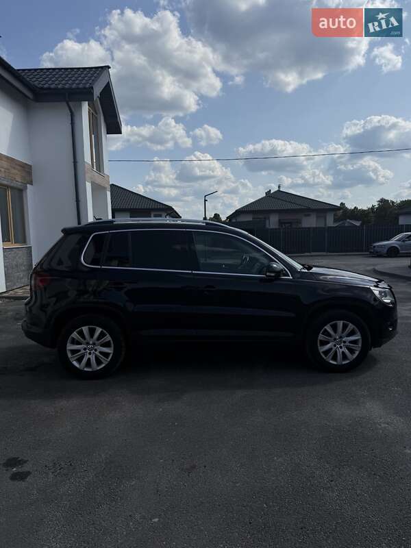 Внедорожник / Кроссовер Volkswagen Tiguan 2009 в Гнедине