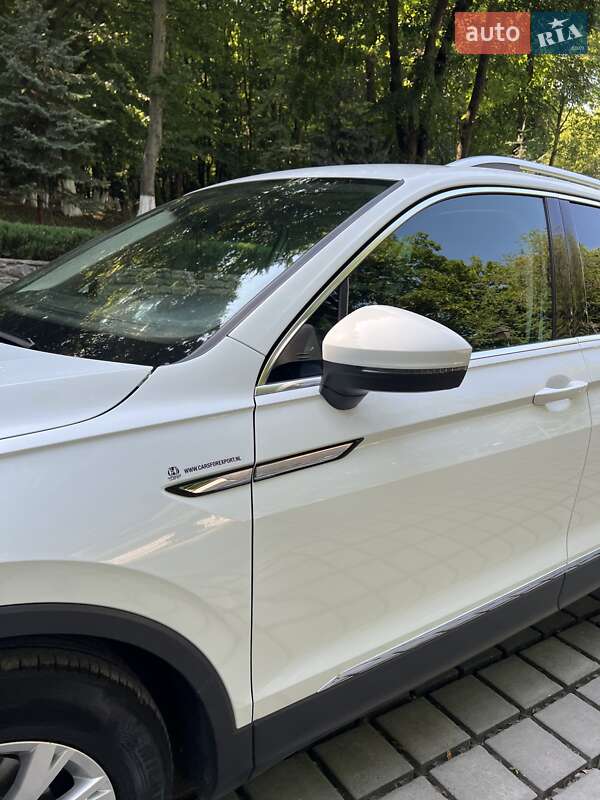 Внедорожник / Кроссовер Volkswagen Tiguan 2021 в Тернополе