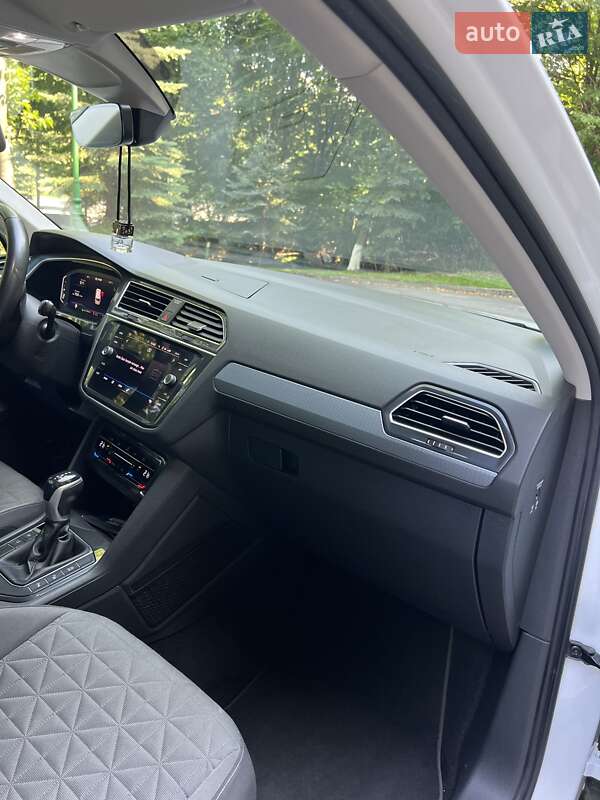 Внедорожник / Кроссовер Volkswagen Tiguan 2021 в Тернополе