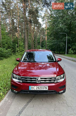 Внедорожник / Кроссовер Volkswagen Tiguan 2017 в Львове