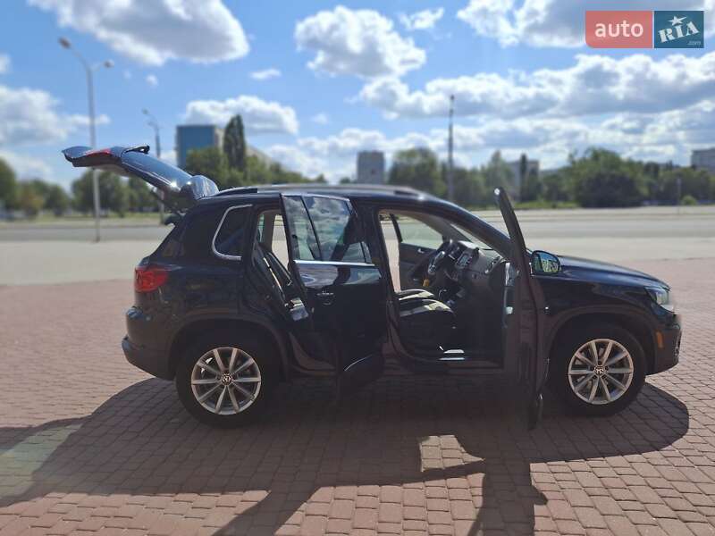 Внедорожник / Кроссовер Volkswagen Tiguan 2017 в Харькове