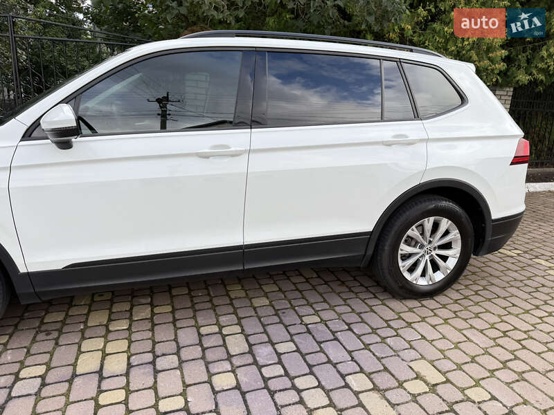 Внедорожник / Кроссовер Volkswagen Tiguan 2019 в Львове