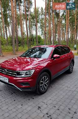 Внедорожник / Кроссовер Volkswagen Tiguan 2019 в Коростене