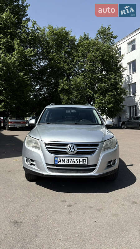 Внедорожник / Кроссовер Volkswagen Tiguan 2010 в Киеве