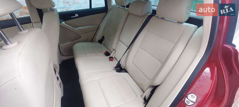 Внедорожник / Кроссовер Volkswagen Tiguan 2015 в Кривом Роге