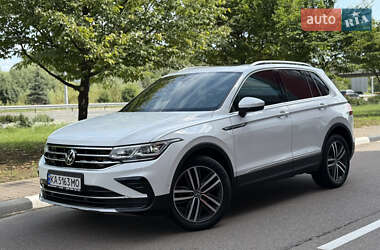 Внедорожник / Кроссовер Volkswagen Tiguan 2022 в Киеве