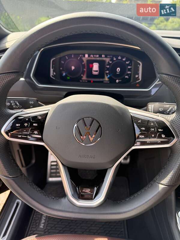 Внедорожник / Кроссовер Volkswagen Tiguan 2022 в Ровно