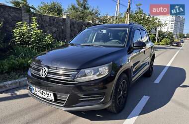 Внедорожник / Кроссовер Volkswagen Tiguan 2015 в Киеве