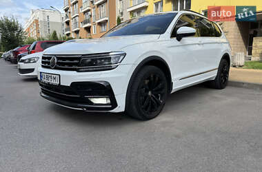 Внедорожник / Кроссовер Volkswagen Tiguan 2017 в Киеве