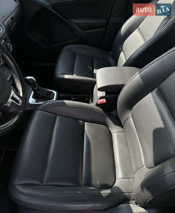 Внедорожник / Кроссовер Volkswagen Tiguan 2016 в Луцке