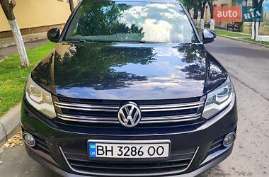 Внедорожник / Кроссовер Volkswagen Tiguan 2012 в Белгороде-Днестровском